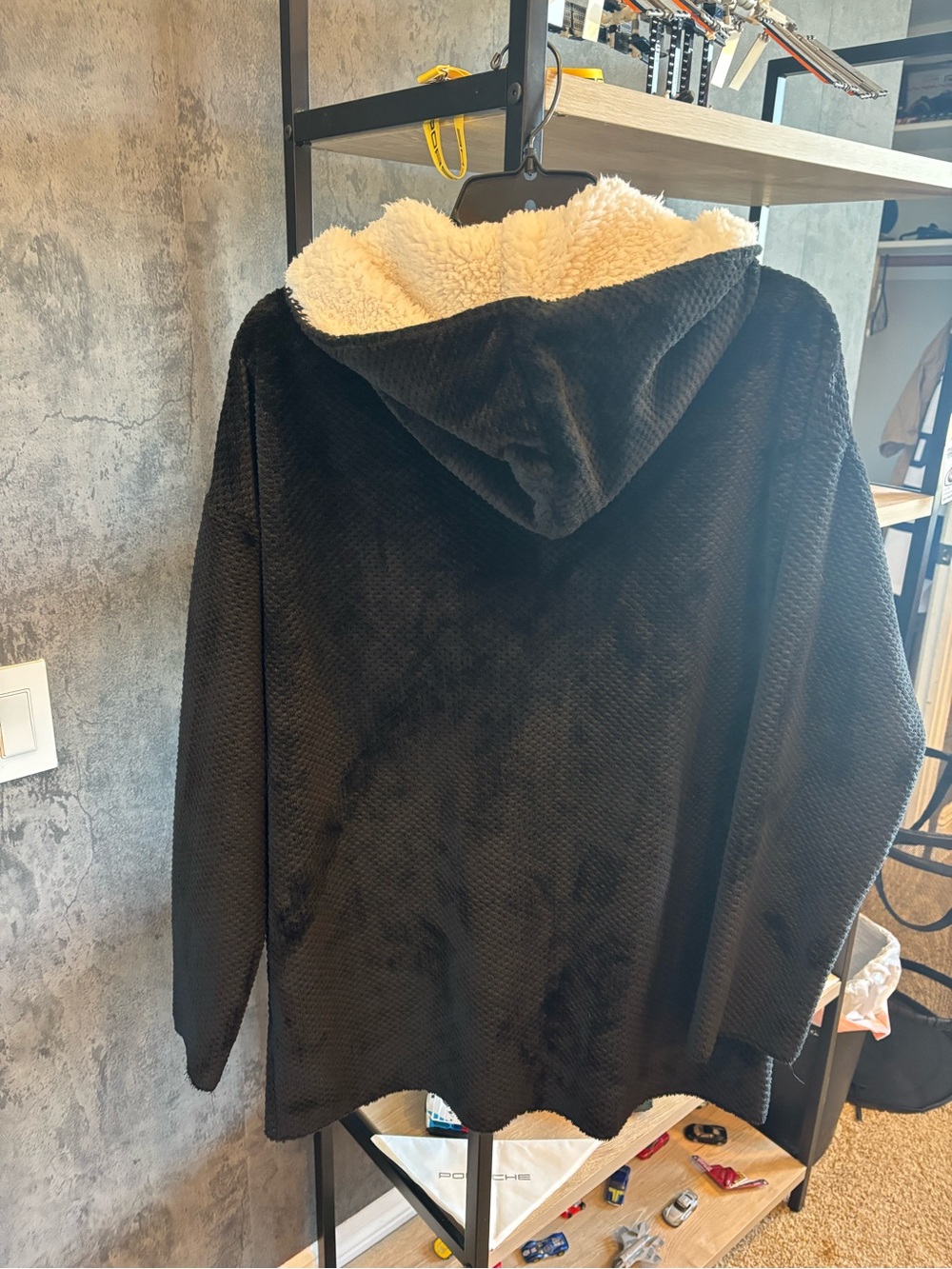 PJ Salvage Black Jacket with Cream Sherpa Hood - Picture 2 of 9